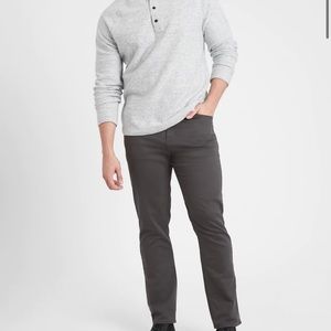 Banana Republic Men's Charcoal Grey Slim Traveler Relaxed fit Pants Size 32x32